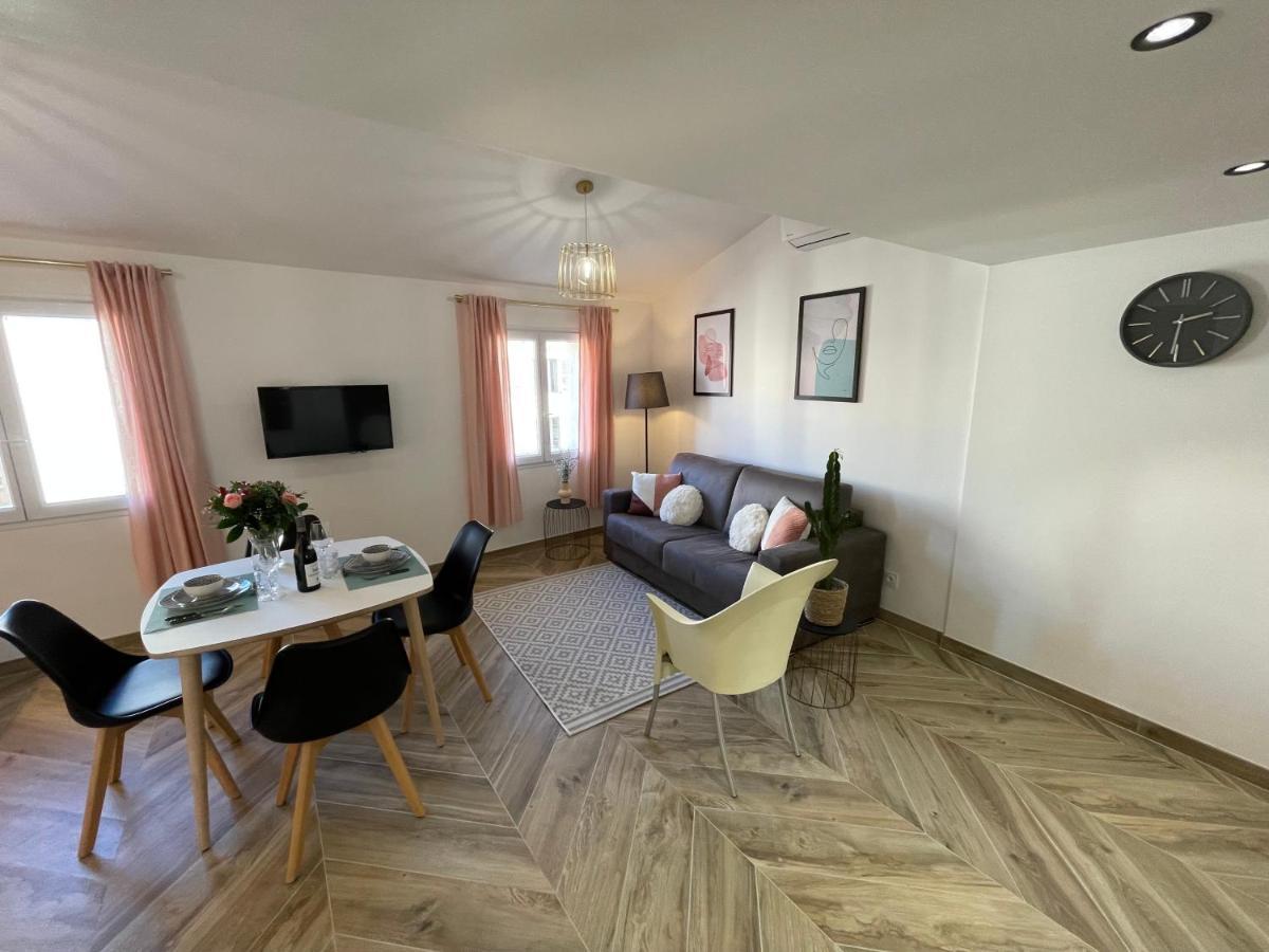 Nice Renting - Massena - Loft - Heart Of Vieil Antibes - The Market With Sea View Bagian luar foto